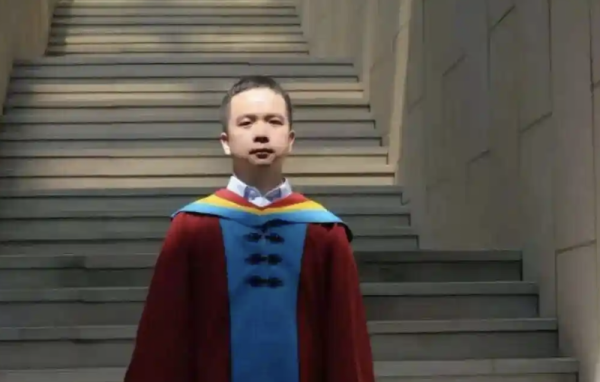 金顶配资 光明网评论员：“挖煤博士”刷屏，是对奋斗信仰的守望