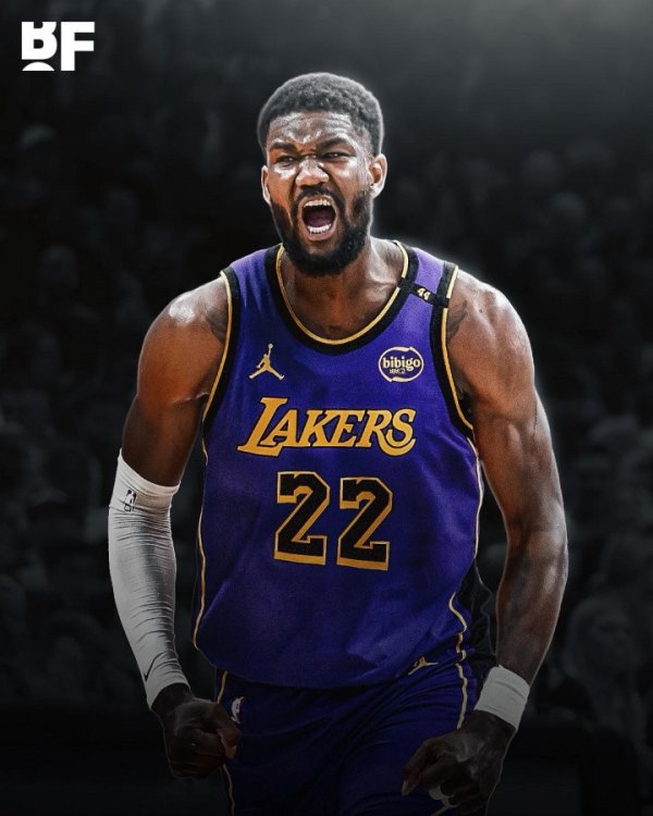 优速配资 开赛夜湖勇大战! 艾顿过去两场面对霍福德: 22分14板&22分15板